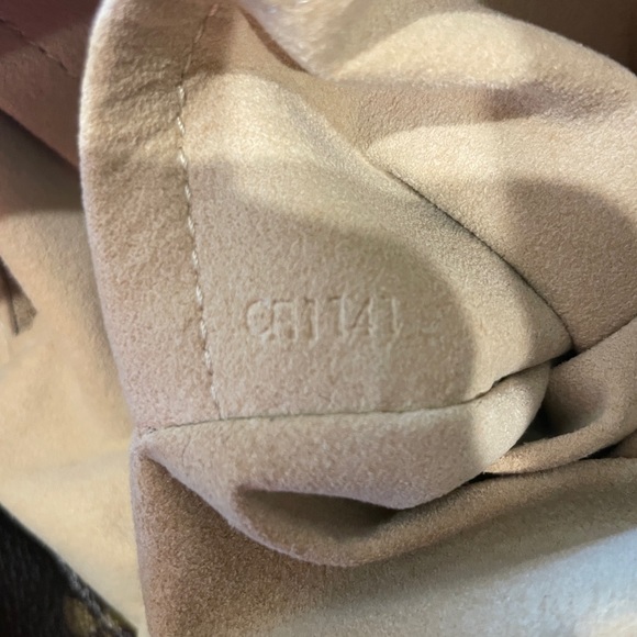 Louis Vuitton Artsy MM Monogram Shoulder Bag Tote Purse (CA1141) Gently used. - Picture 14 of 17